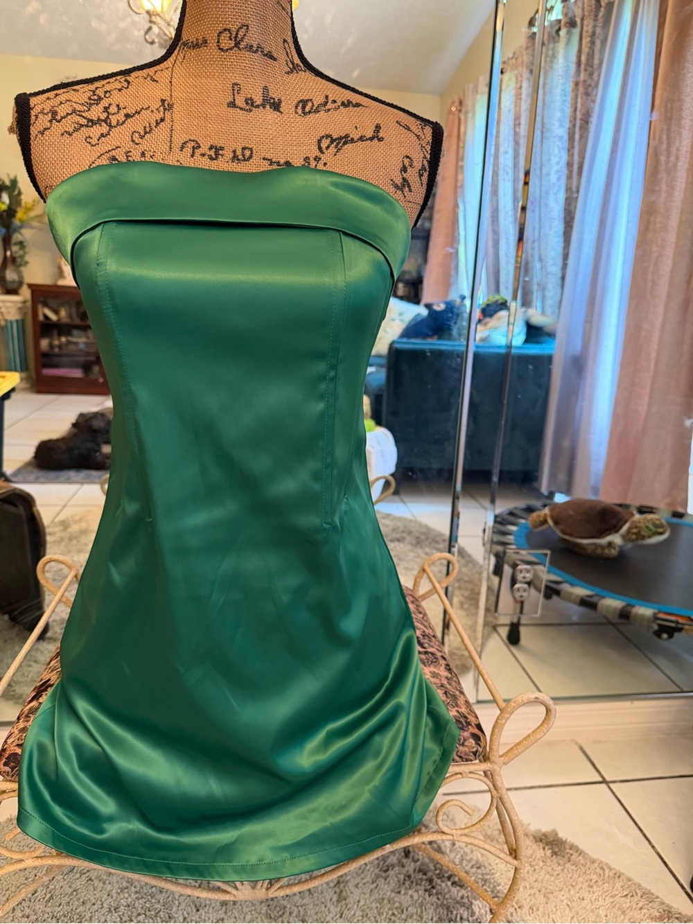Fashion Nova Strapless Satin Dress in Emerald